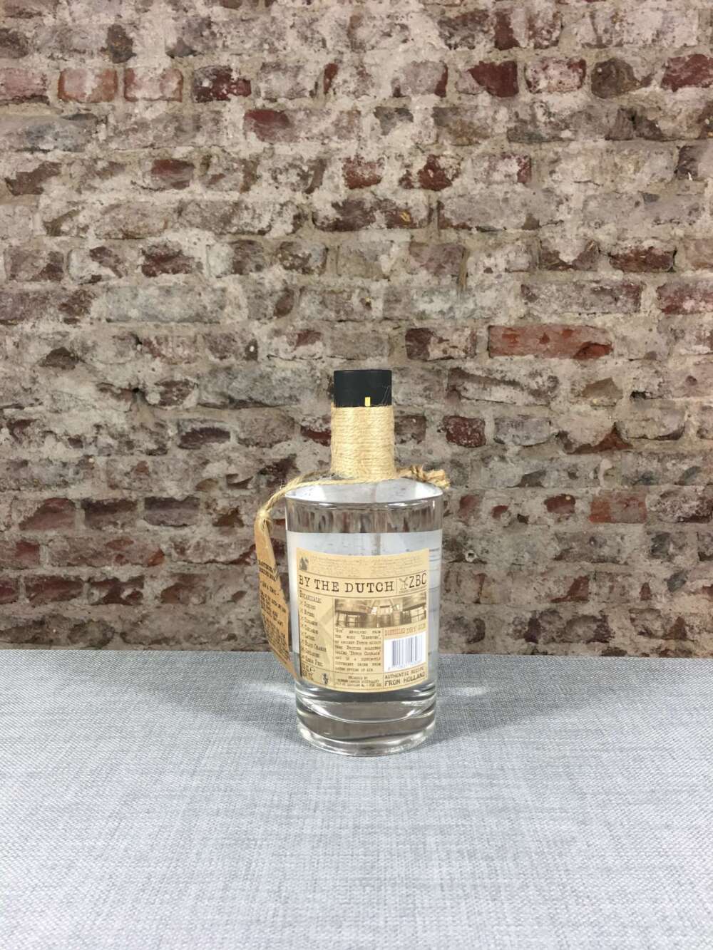 By the Dutch Dry Gin 42,5% 0,7l – Bild 2