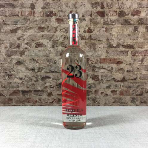 Calle 23 Blanco Tequila – 100 % Agave aus Jalisco, floral, cremig-frisch mit Minz- und Birnennoten. Hervorragend als Fizz oder pur. Jetzt bei Belle Booze online oder vor Ort kaufen!
