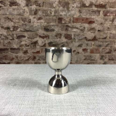 Ronin Jigger 30ml 60ml Ronin Jigger 30ml / 60ml – klassisches Doppelmaß aus Edelstahl mit Innenmarkierungen für präzises Cocktailmixen. Jetzt im Belle Booze Shop bestellen!