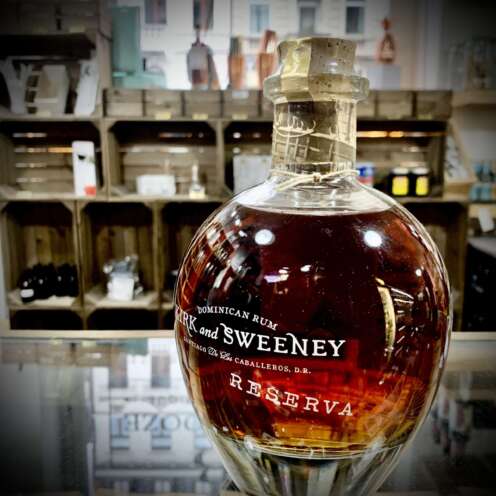 Alternative view of Kirk and Sweeney Reserva 40% 0,7l