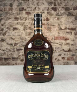 Appleton Estate Rare Blend 12Y – Edler jamaikanischer Rum mit Noten von Schokolade, Orange und Gewürzen. Perfekt pur oder in Cocktails. Jetzt bei Belle Booze erhältlich. Entdecke den Appleton Estate Rare Blend 12Y – Jamaikanischer Rum, gereift in Eichenfässern mit Aromen von Schokolade, Orange und Gewürzen. Jetzt bei Belle Booze kaufen! Appleton Estate Rare Blend 12Y