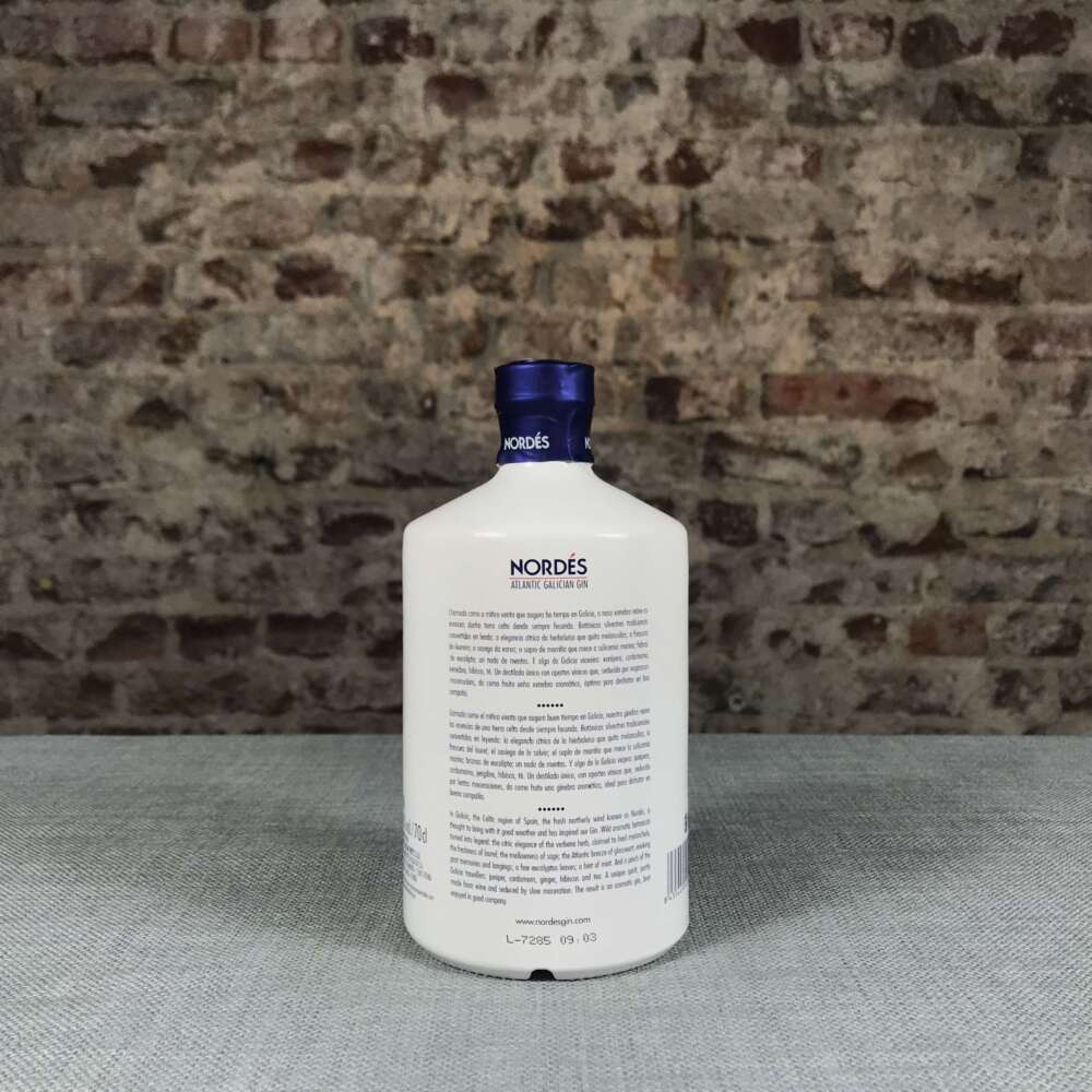 NORDES Gin 43% 0,7l – Bild 2