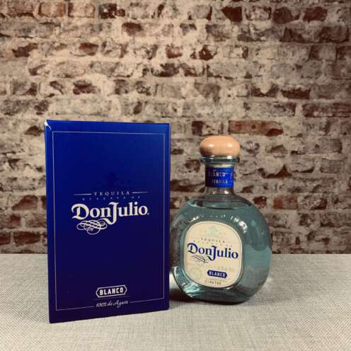 Alternative view of Don Julio Blanco 38% 0,7l