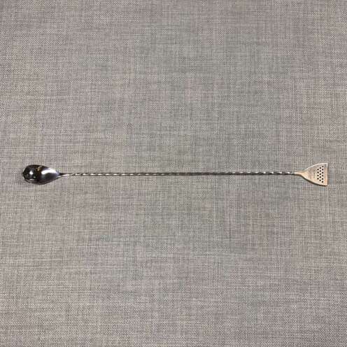 Birdy by Erik Lorenz Barspoon 40cm – Perfektes Werkzeug für stilvolle Cocktails. Hochwertiger Edelstahl, ergonomisches Design. Jetzt bei Belle Booze kaufen! Keyphrase: Birdy by Erik Lorenz Barspoon kaufen Schlagwörter: Birdy Barspoon, Cocktail Zubehör kaufen, Barspoon 40cm, Birdy Erik Lorenz, Rühren und Schichten, Bar-Tools in Köln kaufen, Belle Booze Barspoon