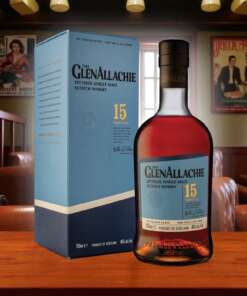 Produktbild The GlenAllachie 15 Jahre Single Malt Alt-Attribut: The GlenAllachie 15 Jahre Single Malt Whisky kaufen bei Belle Booze Glas mit GlenAllachie 15 & dunklem Sherry-Ton Alt-Attribut: GlenAllachie 15 Jahre Single Malt mit Sherry Aromen im Glas Flasche GlenAllachie 15 vor Sherry-Fässern oder Weinkeller Kulisse Alt-Attribut: The GlenAllachie 15 Jahre – gereift in PX und Oloroso Sherry-Fässern