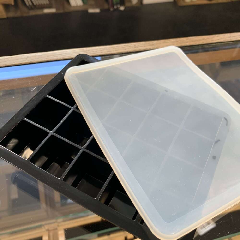 Lifestyle 2.0 Eiswürfelform Mit Deckel BPA-Frei Für Eiswürfel Größe XL 5x5cm – Bild 3
