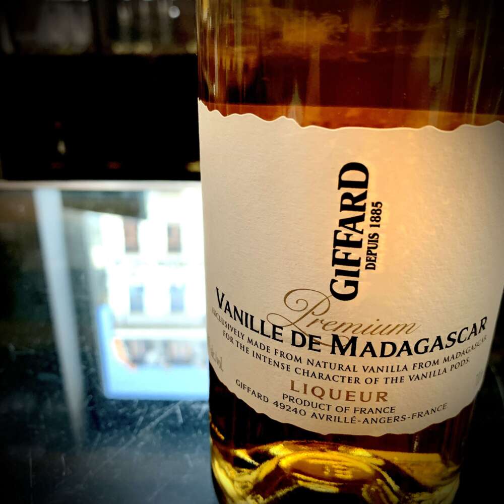 Giffard Vanille De Madagascar Premium Liqueur 20% 0,7l – Bild 2