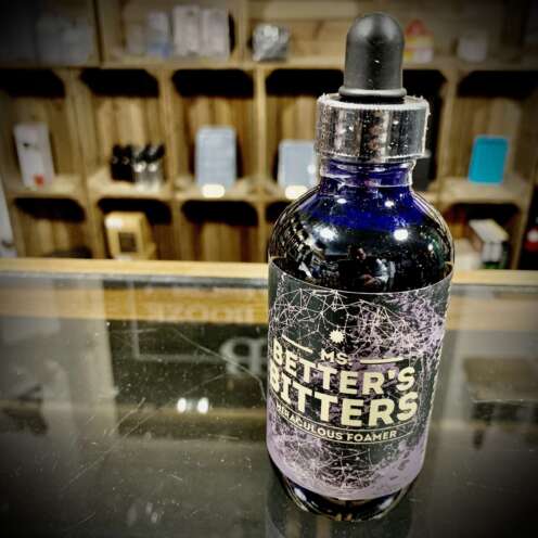 Alternative view of MS. Better´s Bitters 40% 0,12l