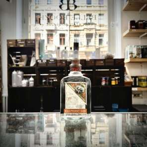 Elephant Gin Orange Cocoa – Ein innovativer Premium-Gin mit intensiven Orangen- und Kakaonoten. Perfekt für kreative Cocktails. Jetzt im Belle Booze Shop in Köln kaufen! Keyphrase Elephant Gin Orange Cocoa
