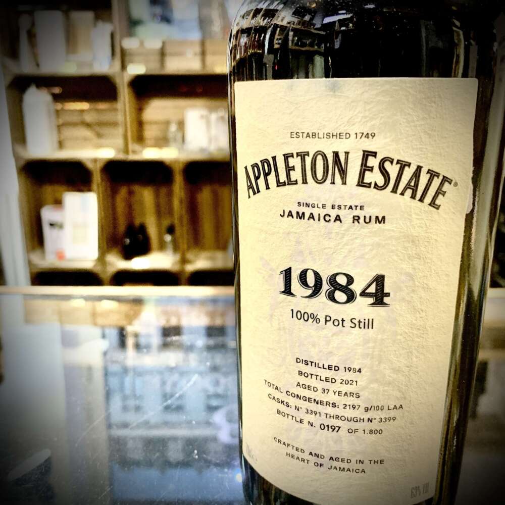 Appleton Hearts Rum Collectionn 1984 63% 0,7l – Bild 2