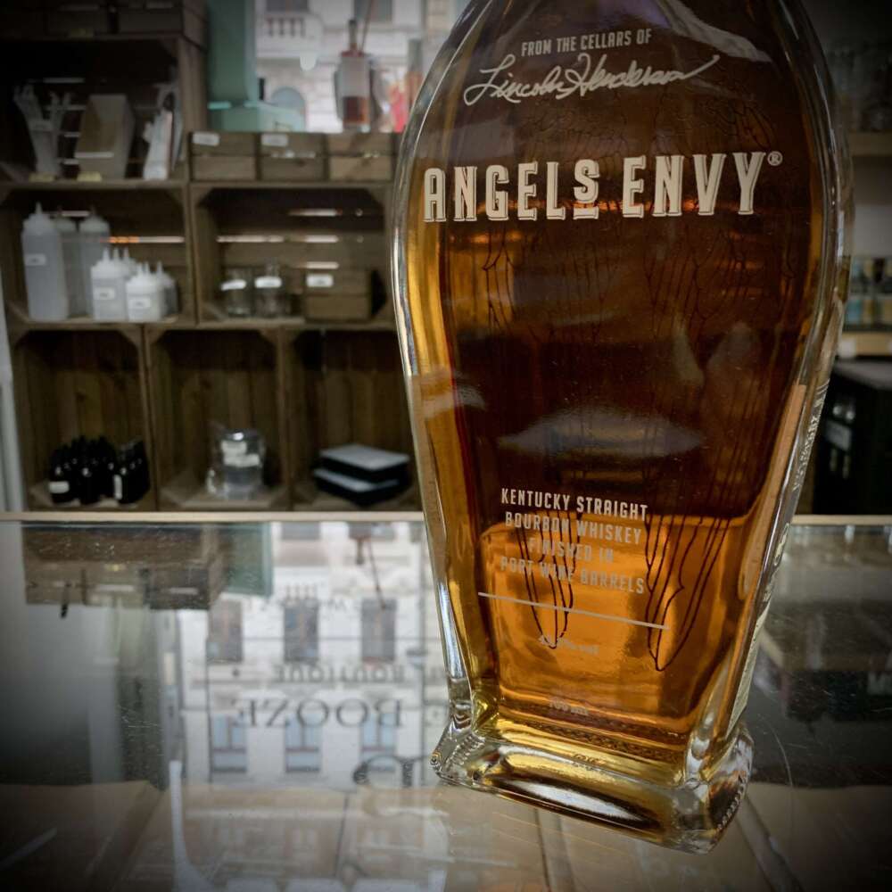 Angels Envy Bourbon Finish in Port Cask 43,3% 0,7l – Bild 2