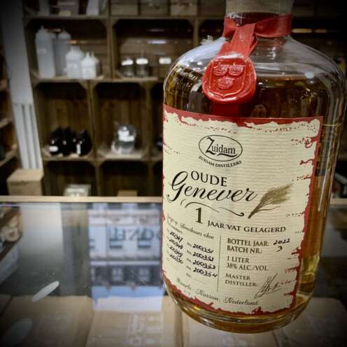 Alternative view of Zuidam Zeer Oude Genever 1 Jaar 38% 1L