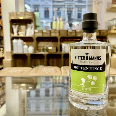 Alternative view of Pittermanns Hopfenjunge Genever 38% 0,5l