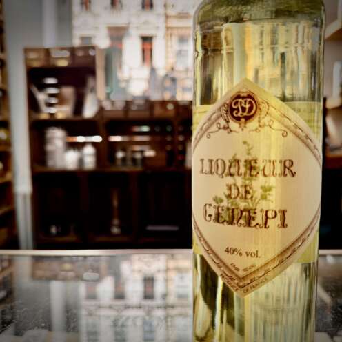 Alternative view of Liqueur de Genepi Paul Devoille 40% 0,5l