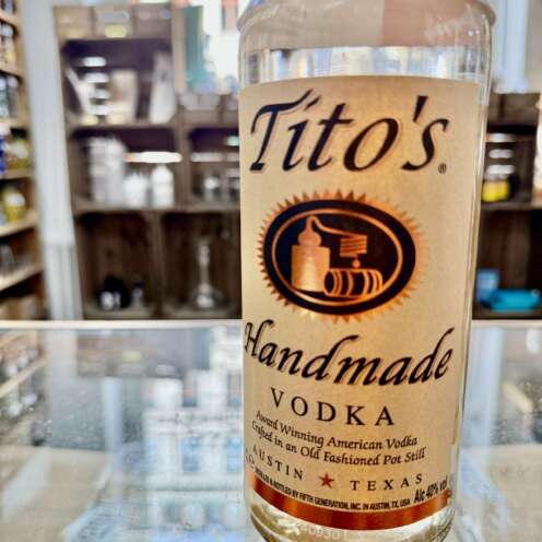 Alternative view of Tito's Vodka 40% 0,7l