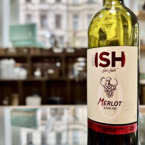 Alternative view of Ish Rotwein 0,0% Abv. 0,75L