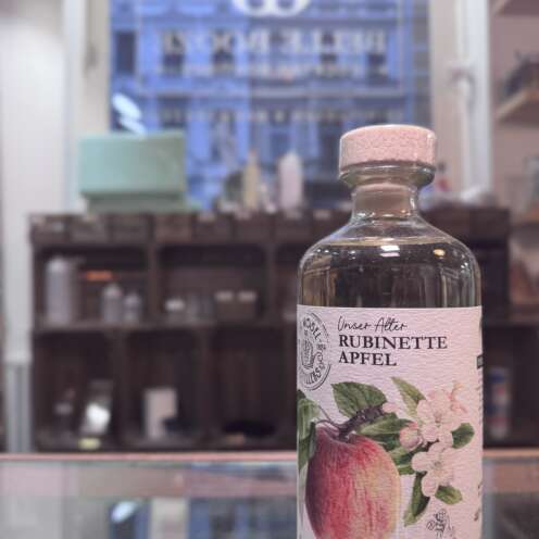 Alternative view of The Mosel Distillers Rubinette Apfel 40% 0,5l