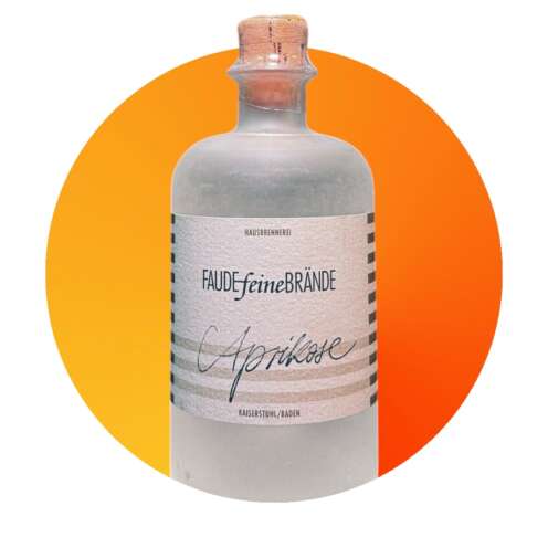 Produktbild Faude Aprikose Alt Attribut: Faude Aprikose kaufen bei Belle Booze Faude Aprikose im Nosing Glas Alt Attribut: Faude Aprikose Edelbrand pur genießen Flasche Faude Aprikose mit frischen Aprikosen Alt Attribut: Faude Aprikose Edelbrand aus sonnengereiften Aprikosen