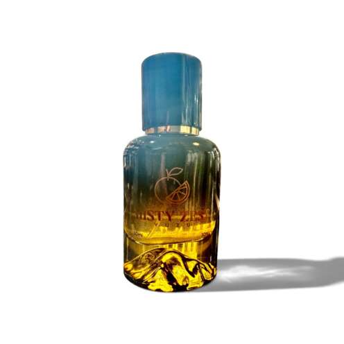 Produktbild Misty Zest Lemon Expression Alt Attribut: Misty Zest Lemon Expression Zitronenzest Spray kaufen bei Belle Booze Sprühstoß auf Whisky Sour Oberfläche mit Schaumkrone Alt Attribut: Misty Zest Lemon Expression auf Cocktail gesprüht bei Belle Booze Frische Zitronenschalen mit Sprühflasche Alt Attribut: Misty Zest Lemon Expression natürliches Zitrusöl Spray aus Singapur